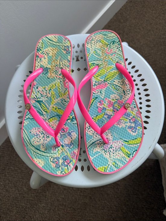 Lilly Pulitzer Shoes - Lilly Pulitzer Pink Strap Floral Print Flip Flops